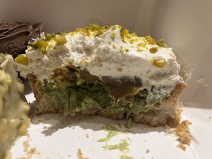 Intérieur tartelette pistache   at Copines Paris in Bruxelles