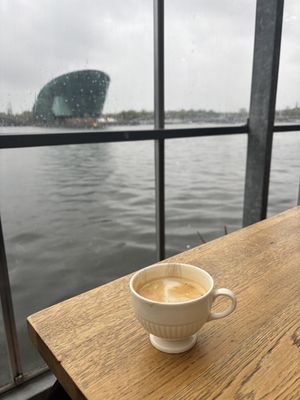 Mooier uitzicht bestaat er niet   at Sering Centraal in Amsterdam