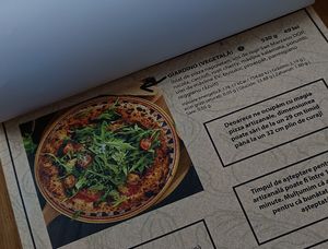 Pizza giardino. at Un Poco Pizza Fresca in București