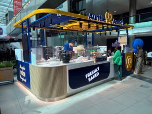 The stall at Auntie Anne’s - Festival City Mall in دبي