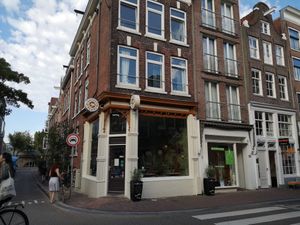 Outside at Bagels & Beans - Haarlemmerdijk in Amsterdam