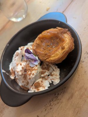 Pastel de nata at Plantuguese in England