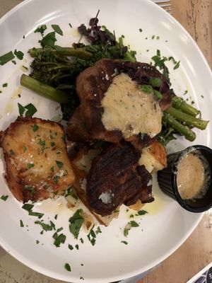 Lions Maine steak with peppercorn sauce  at Plantuguese in England