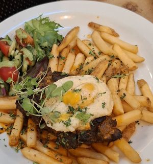 Bitoque with vegan fried egg at Plantuguese in Bristol