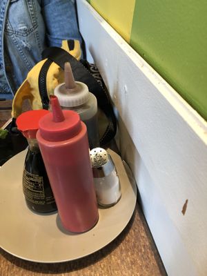 Dirty/greasy condiments at Tamarind Vietnamese Grill and Noodle House in Calgary