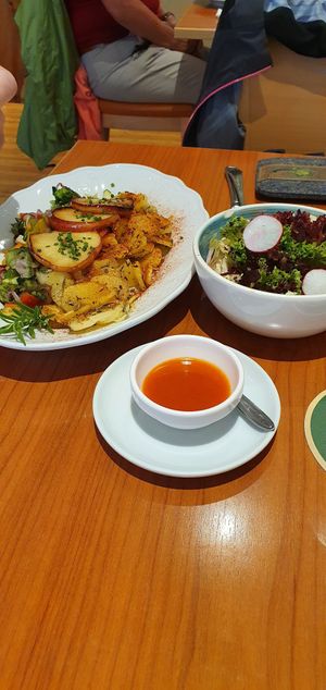 Kartoffelgratin mit Gemüse at Kraut & Ruben in Bad Hofgastein