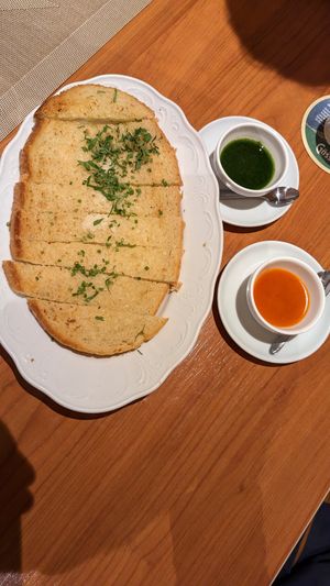 Vegan garlic bread at Kraut & Ruben in Bad Hofgastein