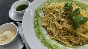 Spaghetti mit veganem Basilikumpesto at Kraut & Ruben in Bad Hofgastein
