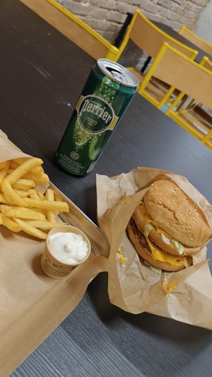 I had the Furahaa burger at Furahaa in Toulouse