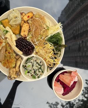 vegan lunch from buffet   at Suxinfeng - Vegetarian Buffet in Guangzhou
