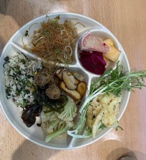 vegan lunch from buffet   at Suxinfeng - Vegetarian Buffet in Guangzhou