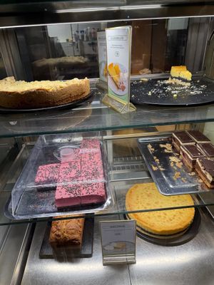 cake at Katzentempel Hamburg Hafencity in Hamburg