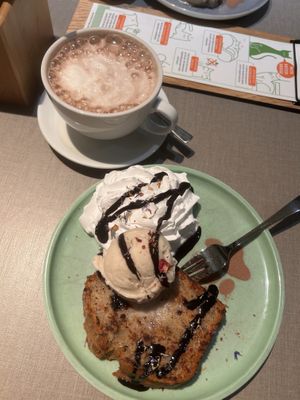   at Katzentempel Hamburg Hafencity in Hamburg