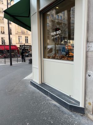  at Land & Monkeys - Beaubourg in Paris