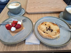  at Land & Monkeys - Beaubourg in Paris
