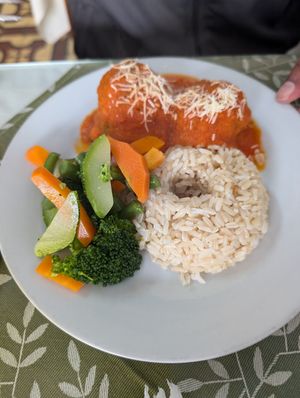 Faux meatballs and rice at Sayel in Lima