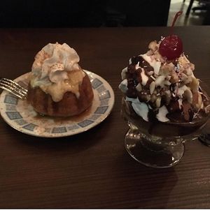 Ice cream sundae and some delicious mini bundt cake at Modern Love in Omaha