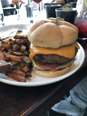 Cheeseburger  at Modern Love in Omaha