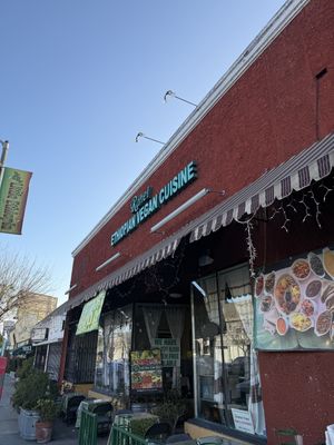 Exteriorr  at Rahel's Vegan Cuisine in Los Angeles