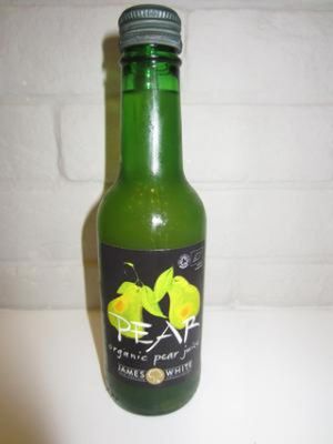 Organic juices - apple, pear, orange and pomegranate at LOVEinBread in Central Singapore