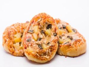 Vegan Hawaiian Pizza at LOVEinBread in Central Singapore