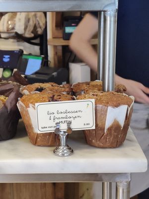 Organic vegan Blueberry/raspberry muffins at Le Pain Quotidien - Oud Zuid in Amsterdam