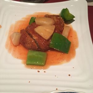 Végé-steak croustillant à la sauce ananas at Yuan in Montreal