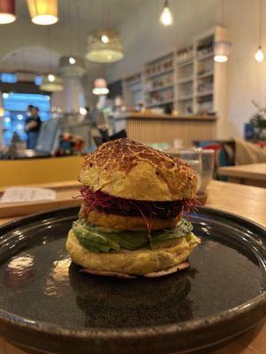 ‘Ray of light’ burger  at NaBi by Bgood in Milan