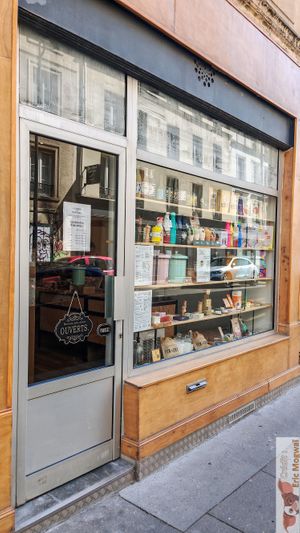 Facade at L'atelier D Essentiels in Paris