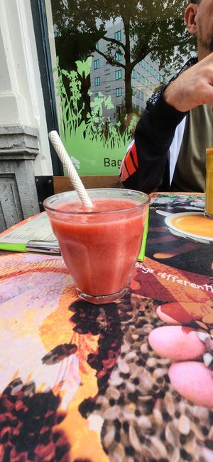 Strawberry juice at Bagels & Beans - Roetersstraat in Amsterdam