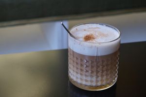 Pumpkin spice latte with soy milk at Vegabond - Leliegracht in Amsterdam