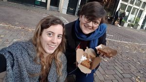 Vegan apple cake and banana bread  at Vegabond - Leliegracht in Amsterdam