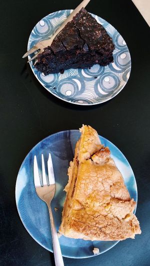 Hazelnut Brownie & Dutch Apple Cake at Vegabond - Leliegracht in Amsterdam