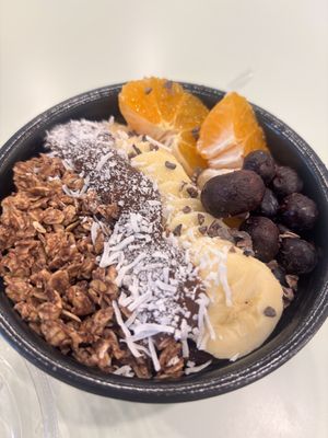 Vegan açaí bowl   at Vechill in Nagano