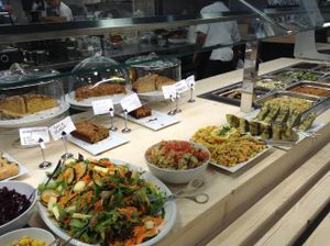 Organic Vegeterian cafeteria with a delicious buffet from 13  to 16 at OBBIO. An organic supermarket and cafeteria in the city centre of Barcelona.  Located in a beautiful shop with free wifi and many healthy option to eat their or take away at OBBIO Food in Barcelona