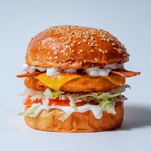 'Chickn' BLT burger with 'Veggie Bacon' at Dirty V - Oslo in Oslo