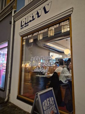 Restaurant front at Dirty V - Torggata in Oslo