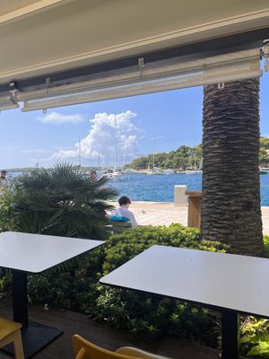 outdoor seating  at Vita Health Food Bar in Hvar
