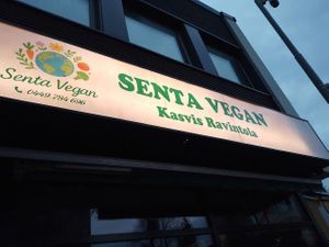 Senta Vegan 🌿
A cozy vegetarian restaurant offering delicious vegan and vegetable-based dishes. Fresh ingredients, comforting flavors, and a warm atmosphere — perfect for anyo at Senta Vegan in Turku