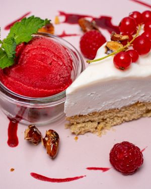 NY Cheesecake with rasberry sorbet at Die FETTE BEETE in Krefeld