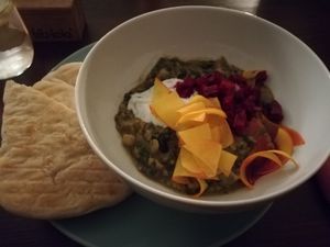 Pumpkin Dal with Naan bread at Die FETTE BEETE in Krefeld
