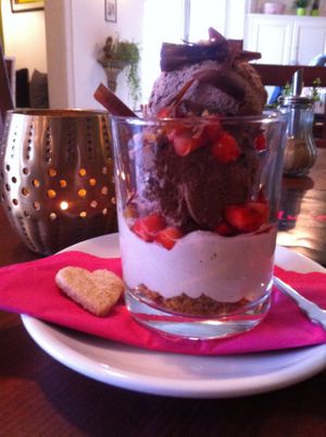 Dessert! Vegan! Yummy! :-) at Die FETTE BEETE in Krefeld