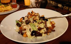 Tagliatelle mit Späck, Wirsing und Weintrauben at Die FETTE BEETE in Krefeld