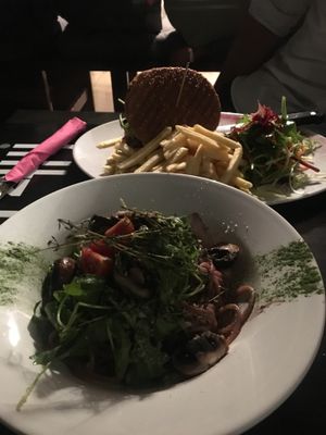 Pasta + burger  at Die FETTE BEETE in Krefeld