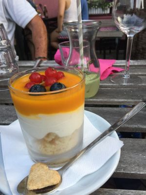 Super leckerer Mango Nachtisch at Die FETTE BEETE in Krefeld