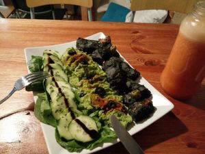 spinach hummus at Sanissimo - Malasaña in Madrid