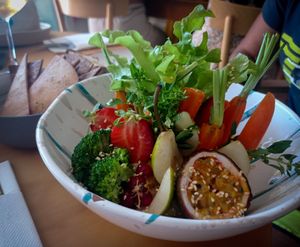 Hummus con pinzimonio 💚 at Casa e Bottega Positano in Positano