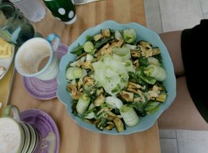 Salad with spinach, zucchini, peanuts, lettuce and cucumber rolls filled with avocado  at Casa e Bottega Positano in Positano