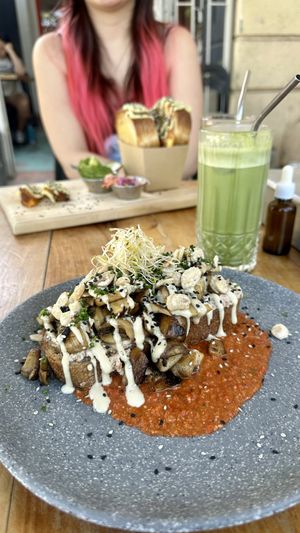 Sácate un champi  at Brekkie - Providencia  in Providencia