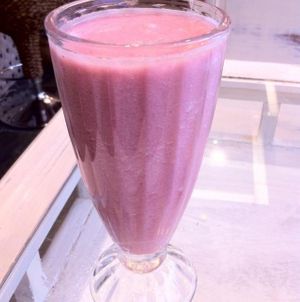 'Date with an angel' organic smoothie (red cabbage, pineapple, apple & vitamix), ¥38 at Green Mix - Dagu Rd in Shanghai